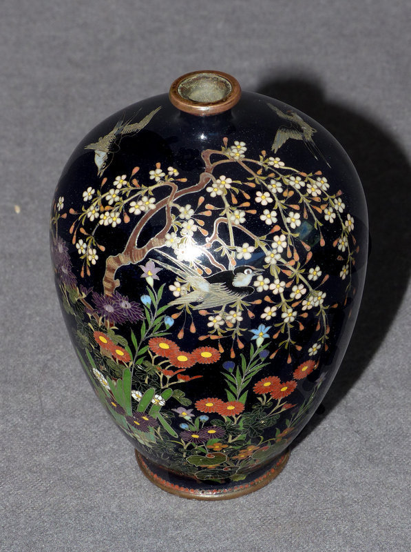Fine Japanese Cloisonne Enamel Cabinet Vase Swallows &amp; Blooming Plants