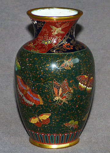 Excellent Japanese Cloisonne Enamel Vase in the style of Namikawa