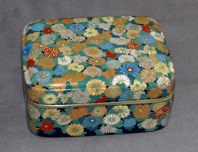 Excellent Japanese Cloisonne Enamel Box Covered with Flowers
