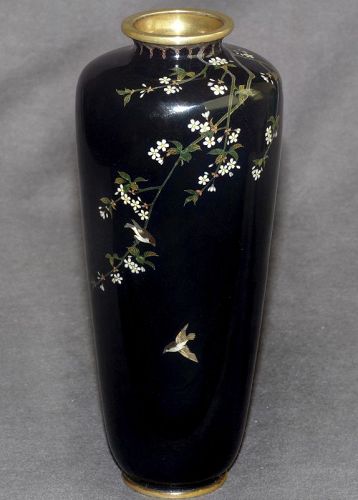 Excellent Japanese Cloiosonne vase with Gold Wire Birds -  Hayashi