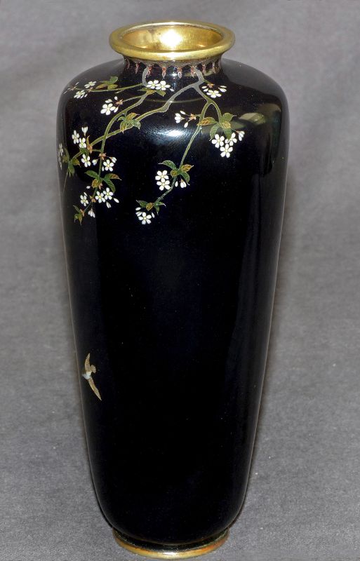 Excellent Japanese Cloiosonne vase with Gold Wire Birds -  Hayashi