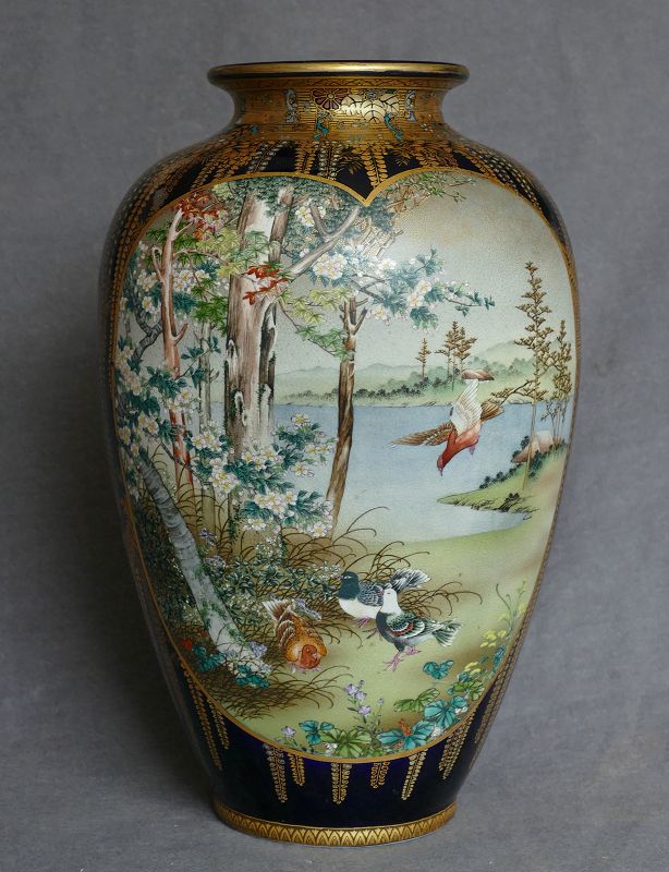 Beautiful Large Japanese Satsuma Vase by Kinkozan