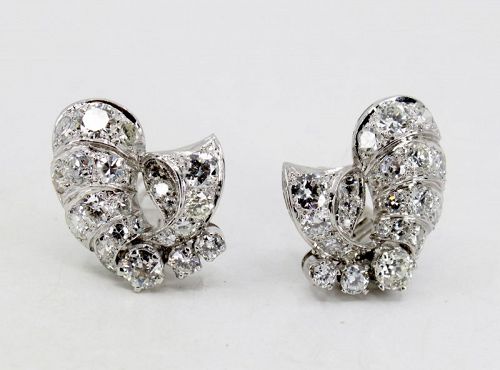 Art Deco 7 carats of diamonds earrings in platinum