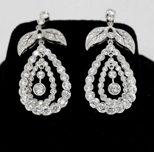 Retro, 3.8 carats of diamonds chandelier earrings in platinum