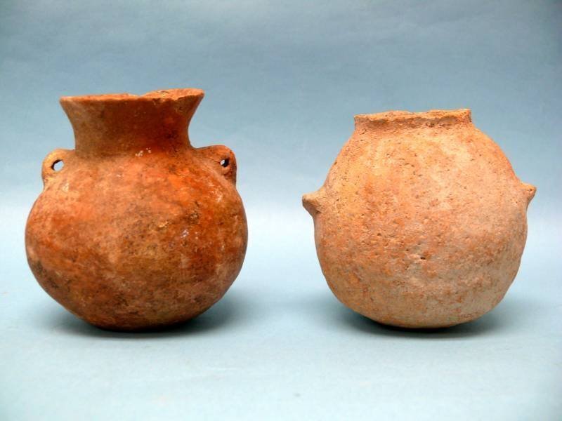 Two Chalcolithic Pottery Vessels found in Holy Land