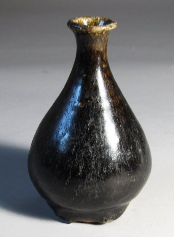 Very Fine /Rare Black Glaze (Temmoku) Pear-Shape Bottle