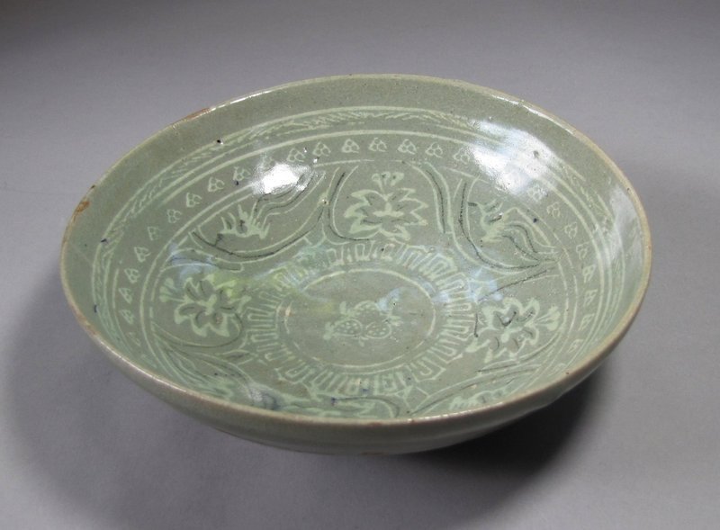 Very Finely Inlaid/Fine Green-Grey Celadon Bowl