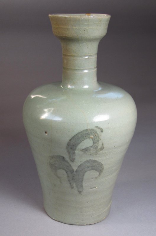 Very Fine Iron-Black Painted Koryo Celadon Bottle-13th