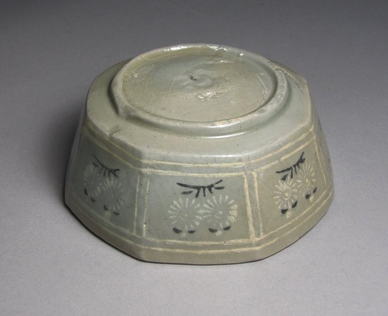 Finely Inlaid and Molded Celadon Octagonal Bowl-13th C.