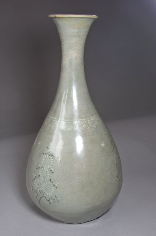 A Very Fine and Rare Inlaid Celadon bottle Vase
