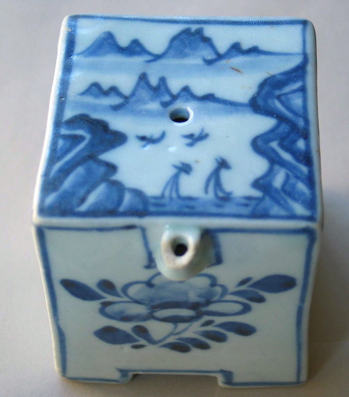 Very Fine Blue and White Rectangular Water Dropper