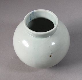 A Fine Round-Shape White Porcelain Jarlet; 19th C.