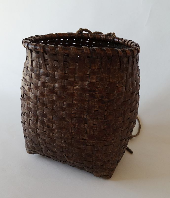 Japanese Vintage Folk Craft Mingei Basket Made of Hiba Bark