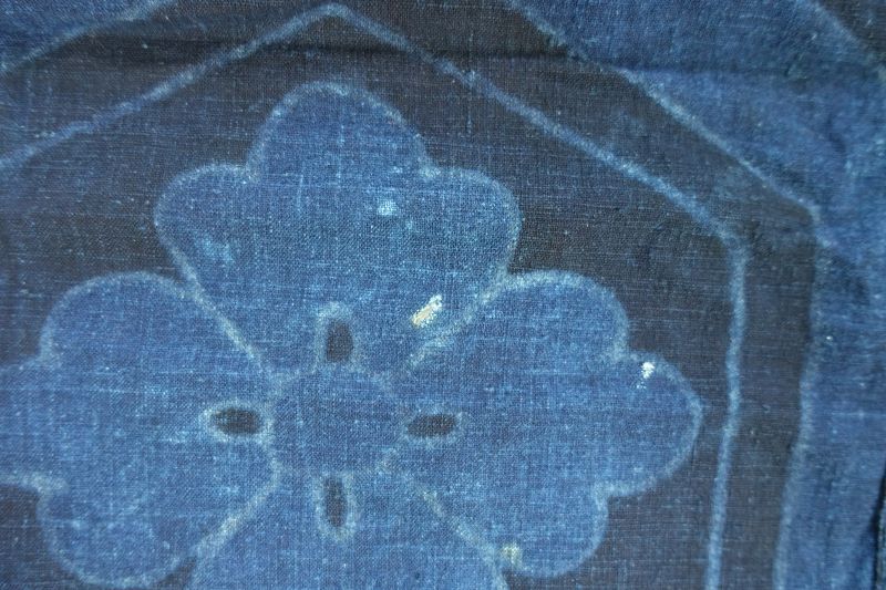 Japanese Antique Textile Cotton Indigo Furoshiki with Crest &amp; Sashiko
