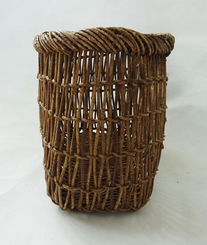 Japanese Vintage Folk Craft Basket Made of Akebi Vine