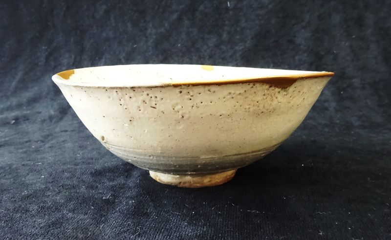 Korean Antique Ceramic Muji Hakeme Chawan with Kintsugi