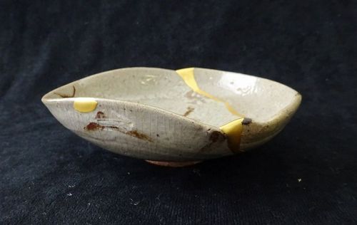 Japanese Antique Ceramic E-Karatsu Chawan Tea Bowl with Kintsugi