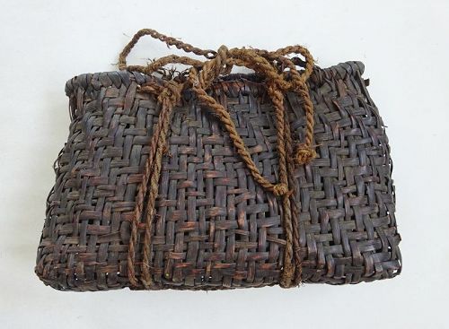 Japanese Vintage Mingei Basket Handmade of Yama-Budo Wild Grapevine