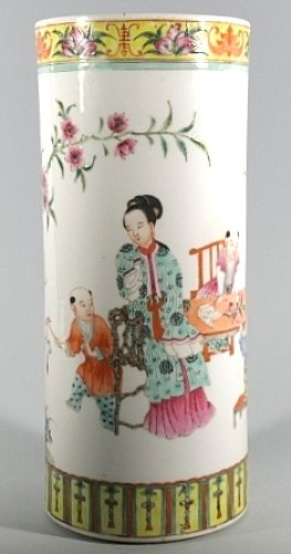 Chinese Famille Rose Porcelain Hat Stand Vase