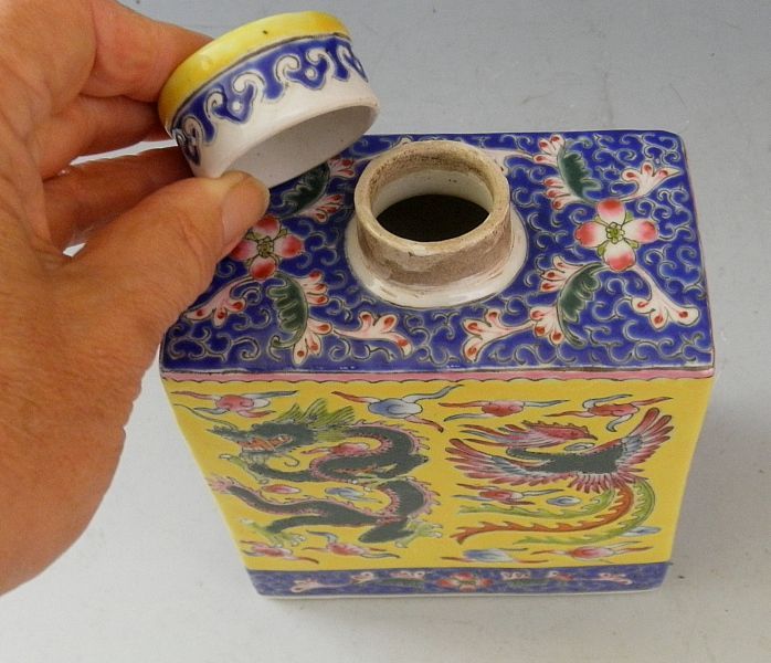 Chinese Porcelain Yellow Tea Caddy with Dragon and Phoenix