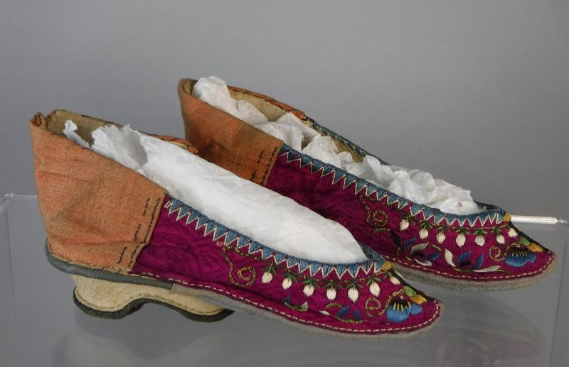 Antique Chinese Silk Embroidered Lotus Shoes with Gold Threads