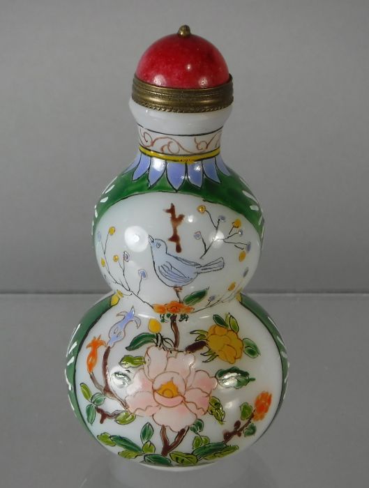 Vintage Chinese Gourd Shaped Beijing Glass Snuff Bottle with Bee