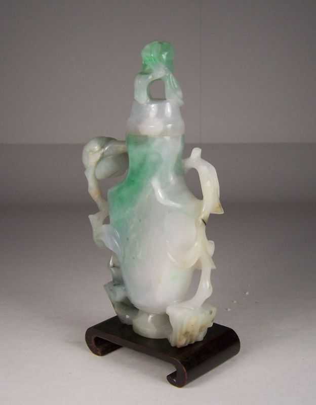 Chinese Apple Green and White Jadeite Table Size Snuff Bottle