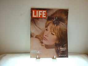 Life Magazine July 28, 1961 Brigitte Bardot