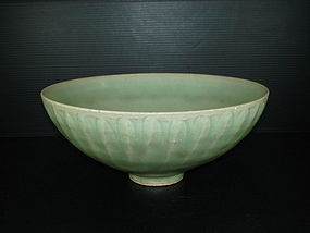 Fine Song Yuan longquan celadon large bowl