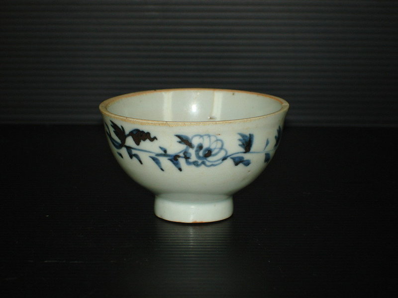 Rare shape Yuan blue and white small cup