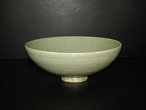 Song Yuan longquan celadon large alms bowl