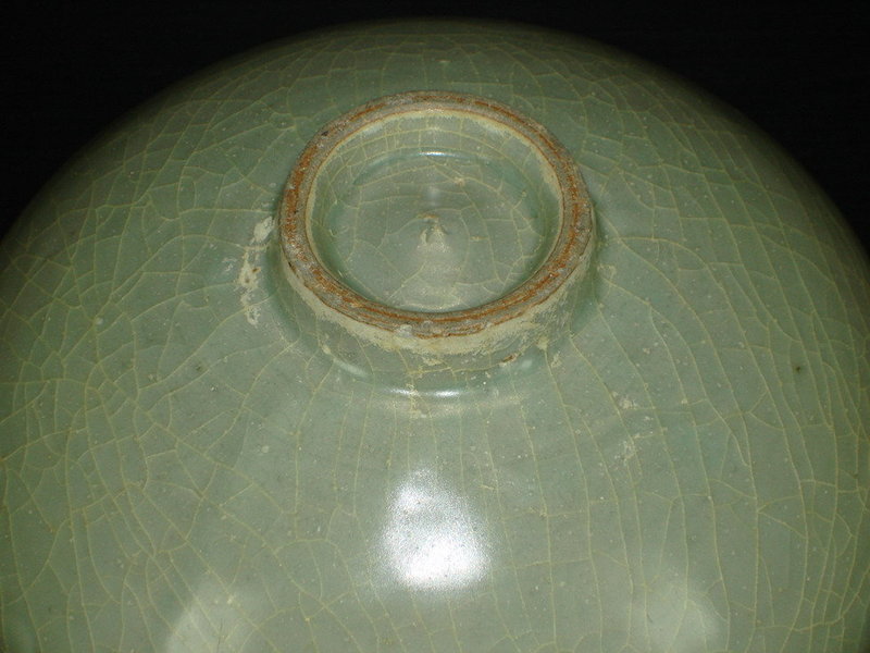 Song Yuan longquan celadon large alms bowl