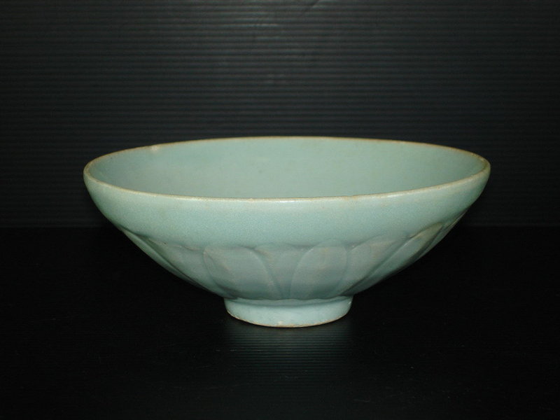 Song -  Yuan Hutian qingbai glaze craved bowl