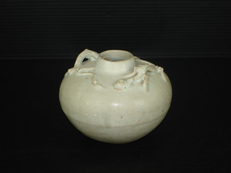 Rare Yuan dynasty qingbai dragon jar