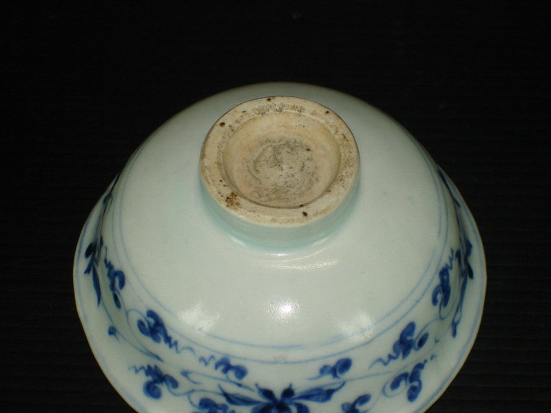 Rare Yuan dyansty blue and white peony small bowl