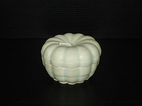 Song qingbai melon shape jar with Chang family mark