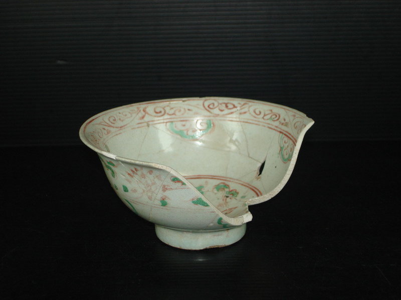 Rare shard of Yuan over glaze enamel large bowl