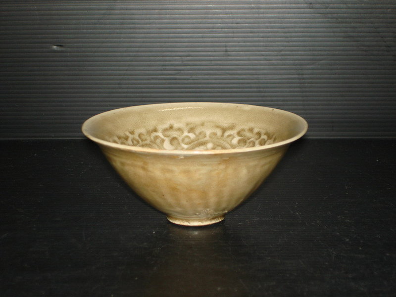 Rare Song yaozhou celadon flower conical bowl