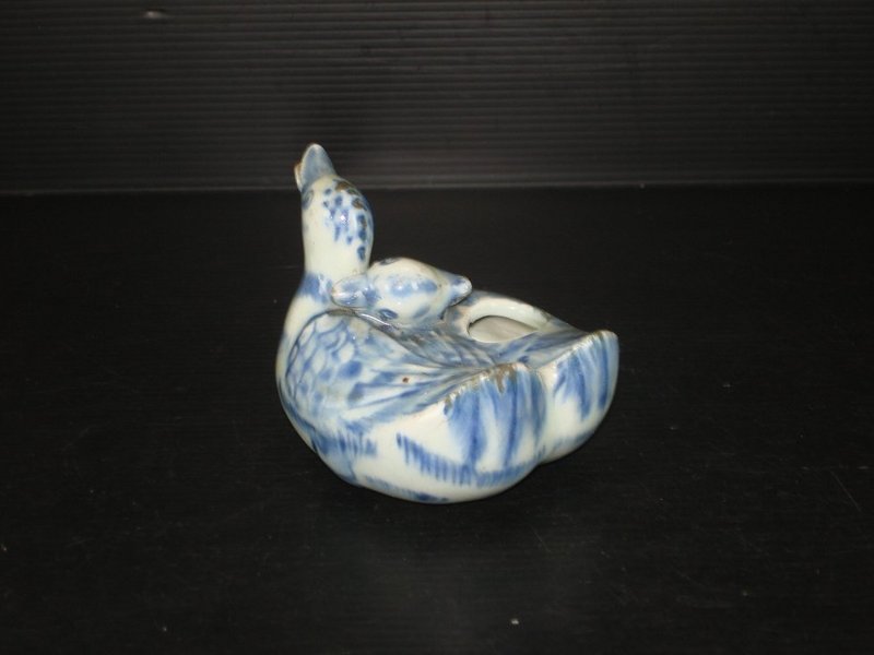 Rare Ming 15th century blue and white duck ewer