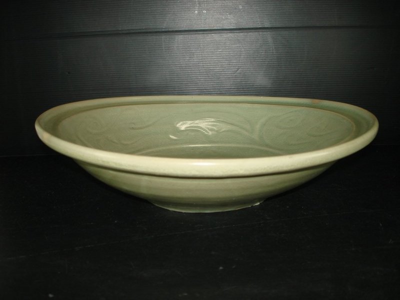Song Yuan longquan celadon large dish 35cm