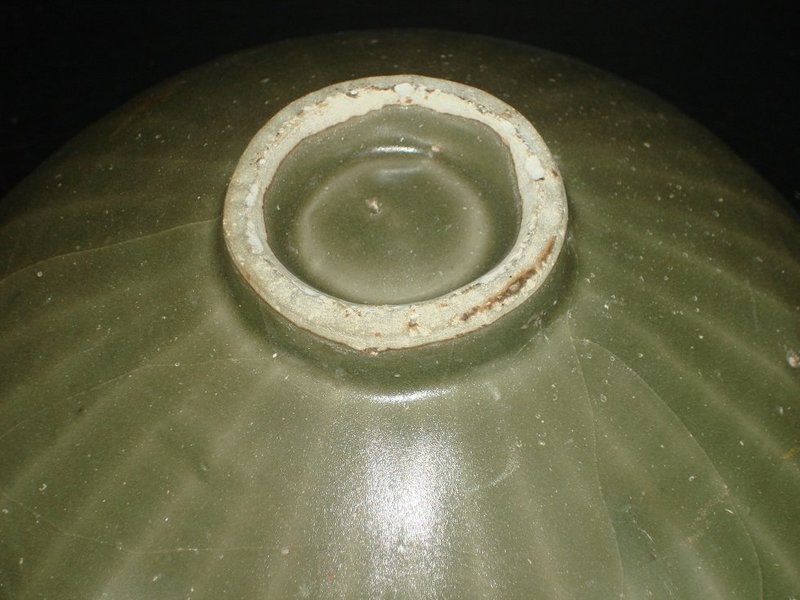 Song dynasty longquan celadon large bowl 21cm