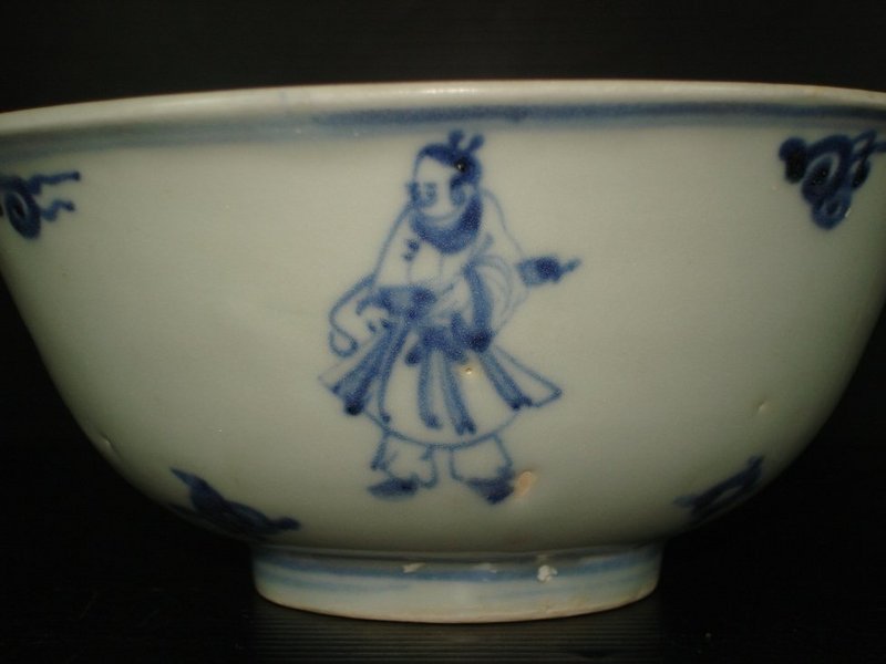 Rare Ming Chenghua human blue and white bowl