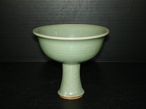 Yuan dynasty longquan celadon large stemcup
