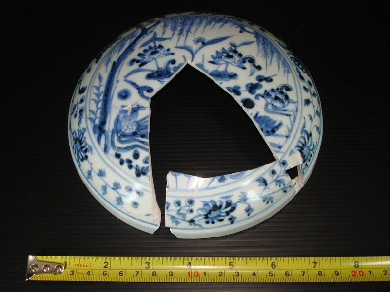 Rare Yuan blue and white very large cover box 18 cm