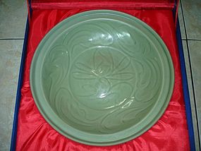 Fine Song Yuan dynasty longquan celadon large dish 34cm
