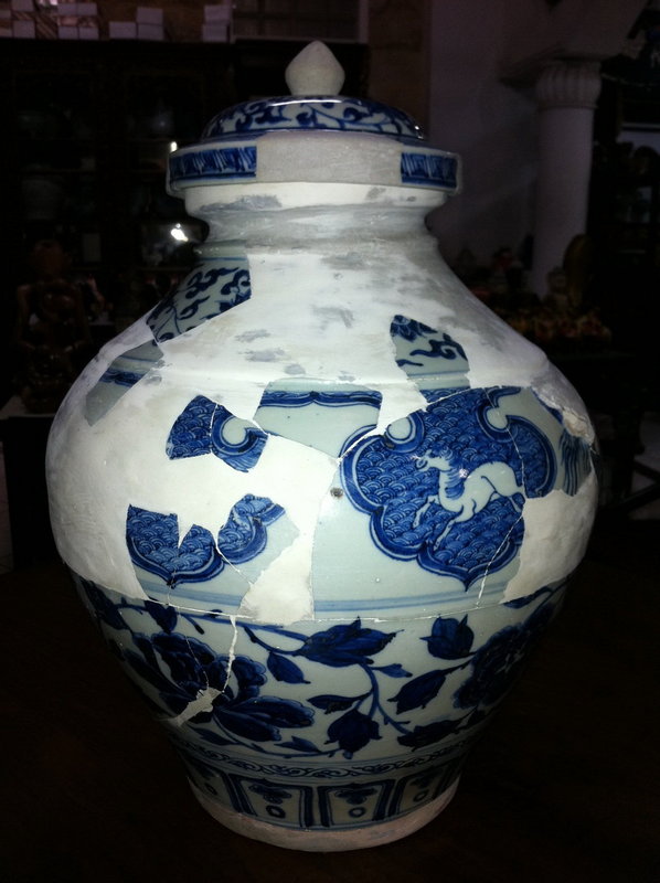 Rare sample Yuan blue and white large horse jar