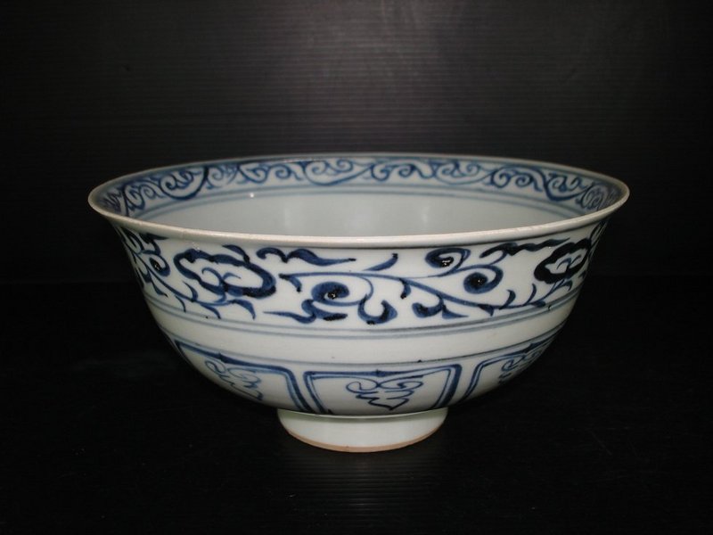 Fine Yuan persian blue and white large bowl (Perfect)
