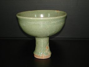 Yuan dynasty longquan celadon large stemcup