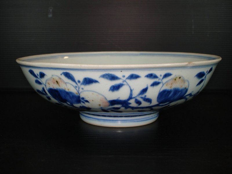 Qing Jiaqing mark period blue and red peach bowl