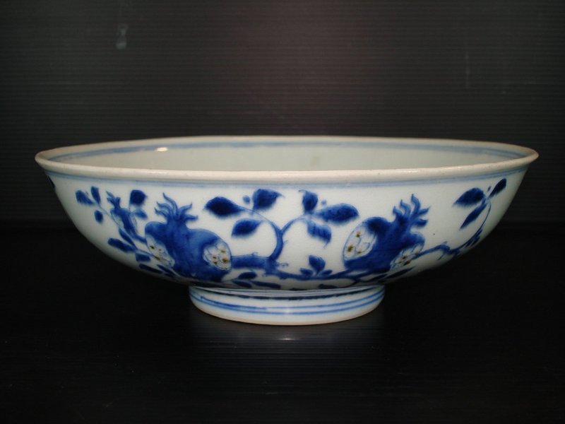 Qing Jiaqing mark period blue and red peach bowl